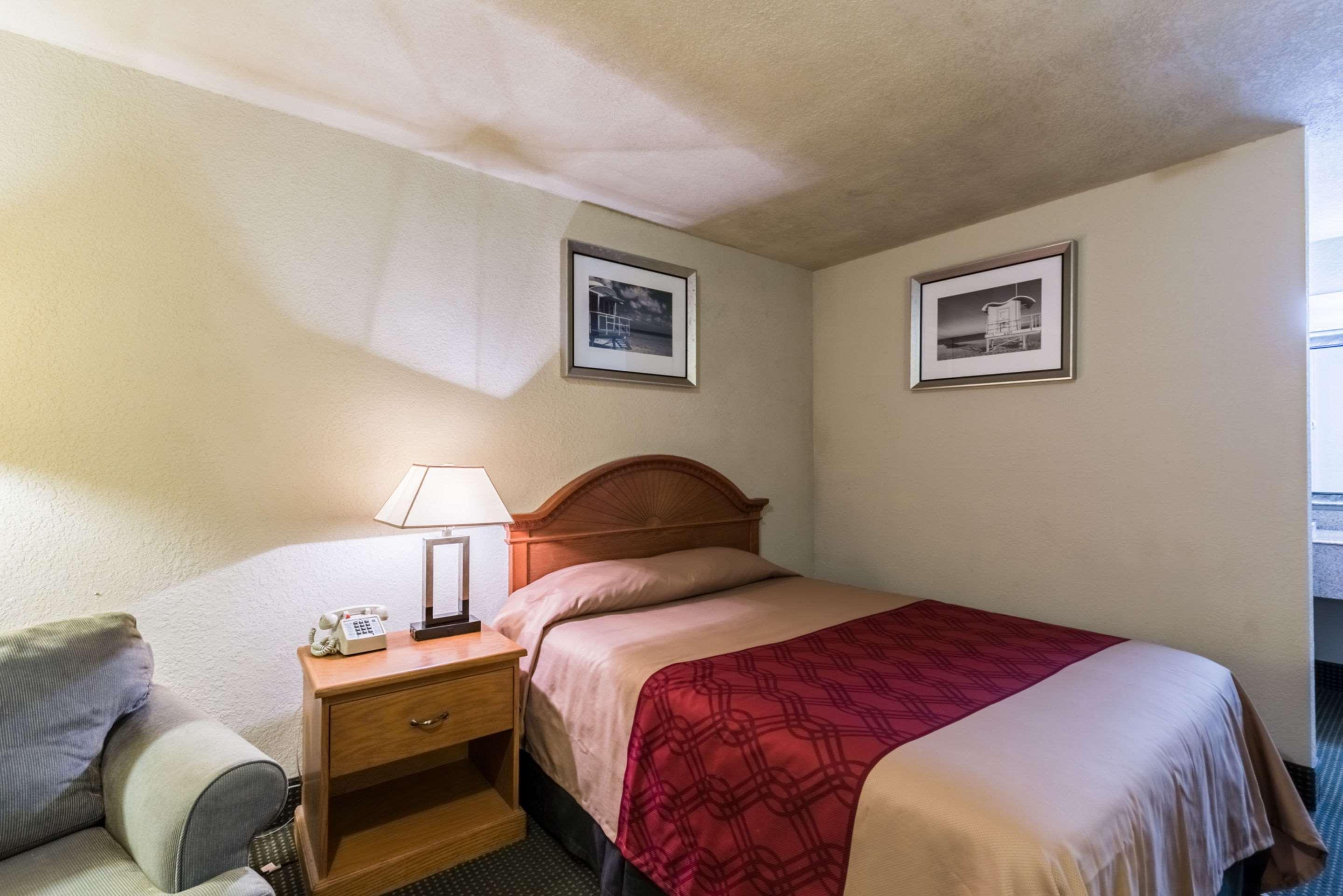 Econo Lodge Baytown Extérieur photo