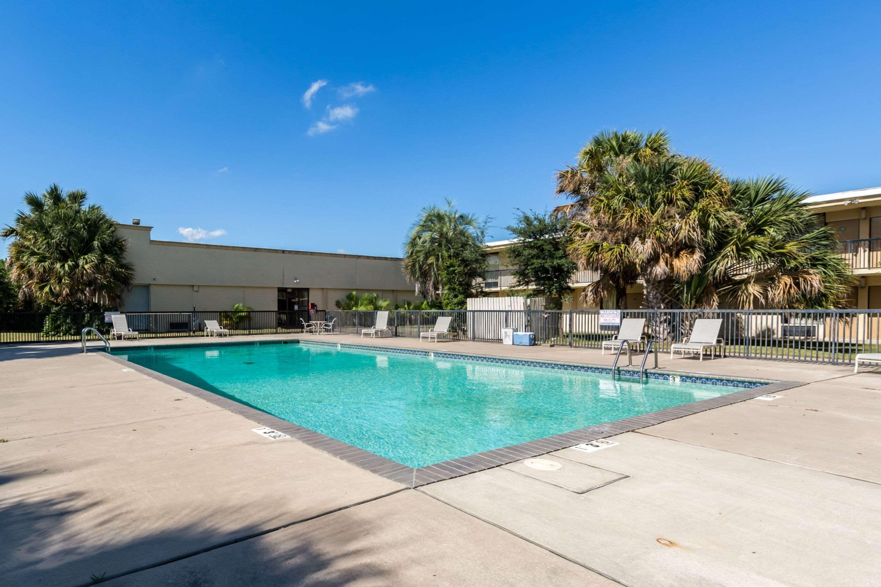 Econo Lodge Baytown Extérieur photo